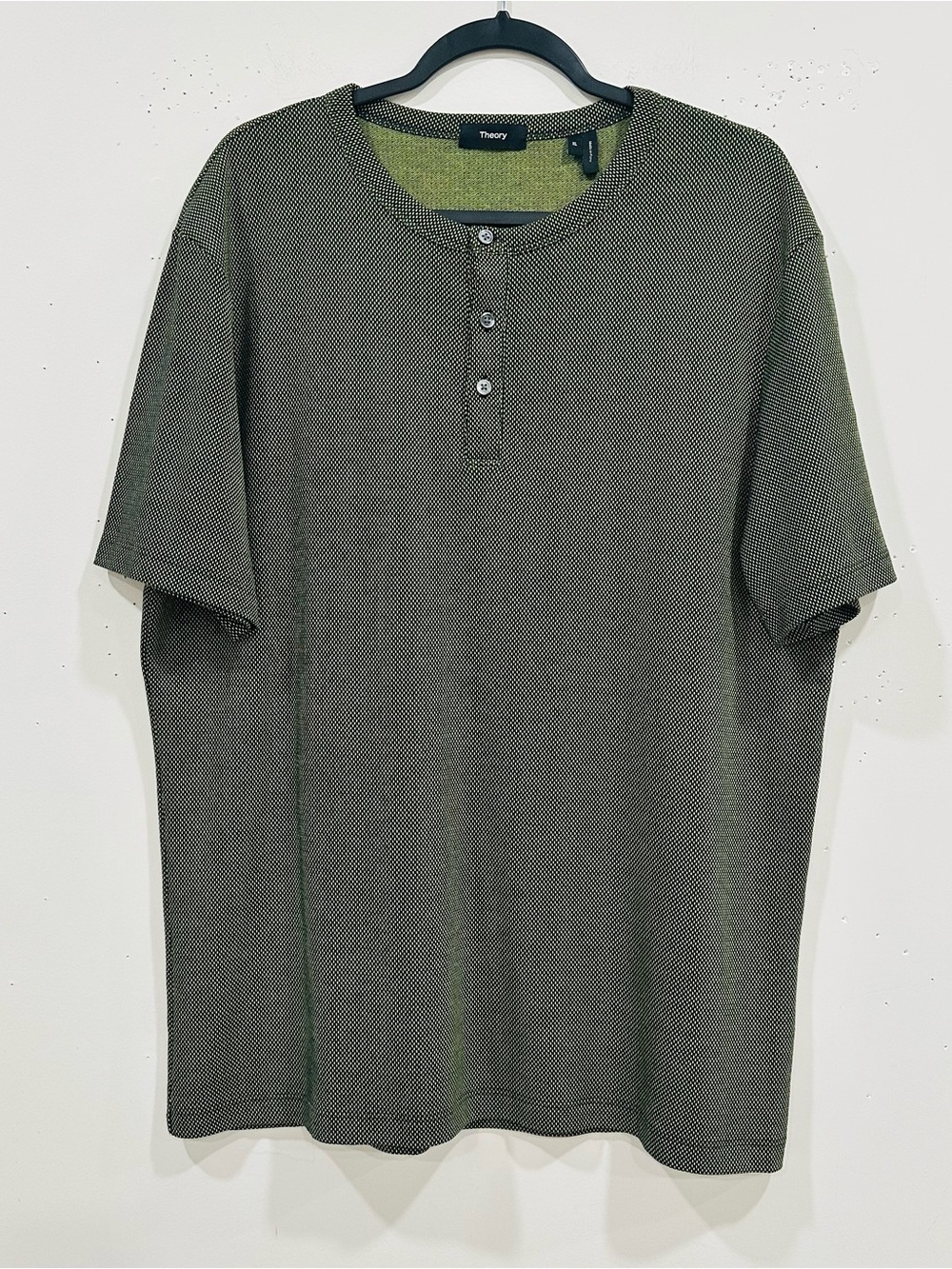 Theory Men’s Short Sleeve Henley Shirt Textured Micro-Knit Olive Green Size XL